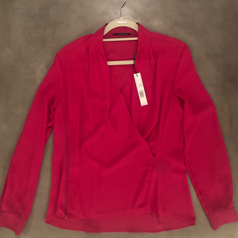 ✨NWT T TAHARI WRAP EFFECT BLOUSE✨